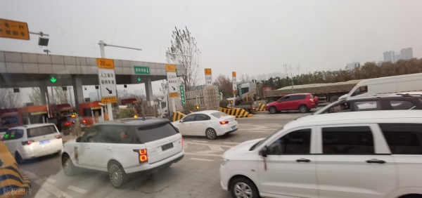 春节自驾高速免费截止晚5秒付1700元,提前规划很重要