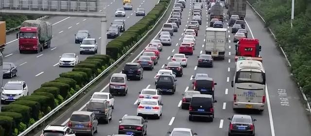 高速节假日免费政策引关注,超时收费及优化方案成焦点
