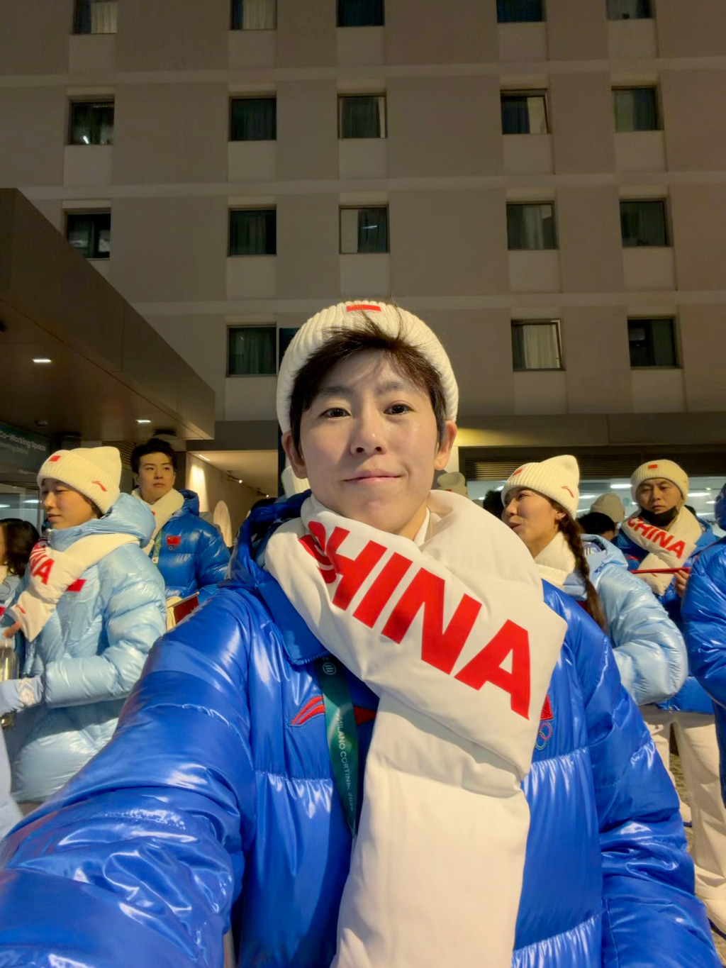 来自世界各地的运动员怀揣着梦想走进赛场。米兰冬奥会的开幕式真是太美了。