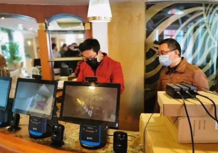 疫情防控新帮手:无人机多用途助力,减少接触降风险