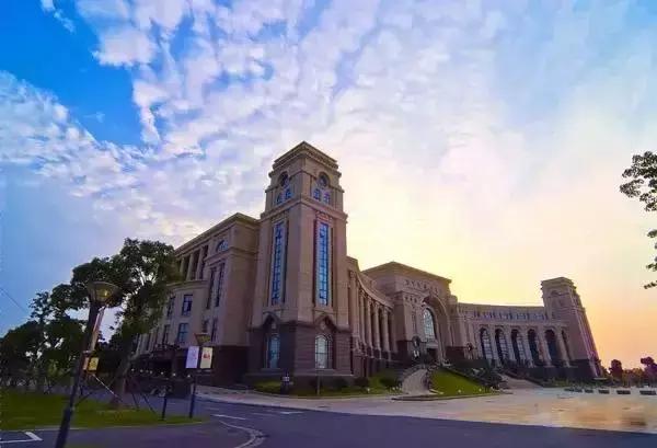 盘点高校最美图书馆,武汉大学、北大、清华图书馆各具特色