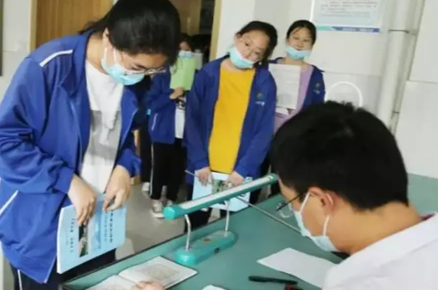 高考体检别闹乌龙!多数省份不用脱光,这些好处要知道