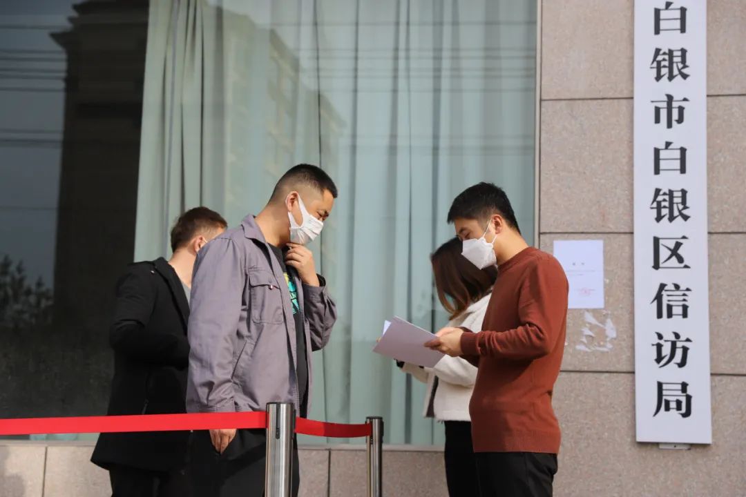 白银区多举措保障疫情防控物资等车辆快速通行并方便办证