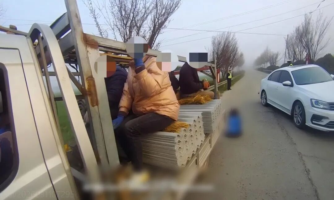 洛阳漯河车辆违章警示!禁停路段遮牌、掉头酿事故全曝光