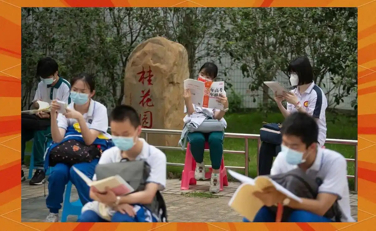 新高考12种选科组合登场,单科热度悬殊,有人为圆警校梦冒险转科