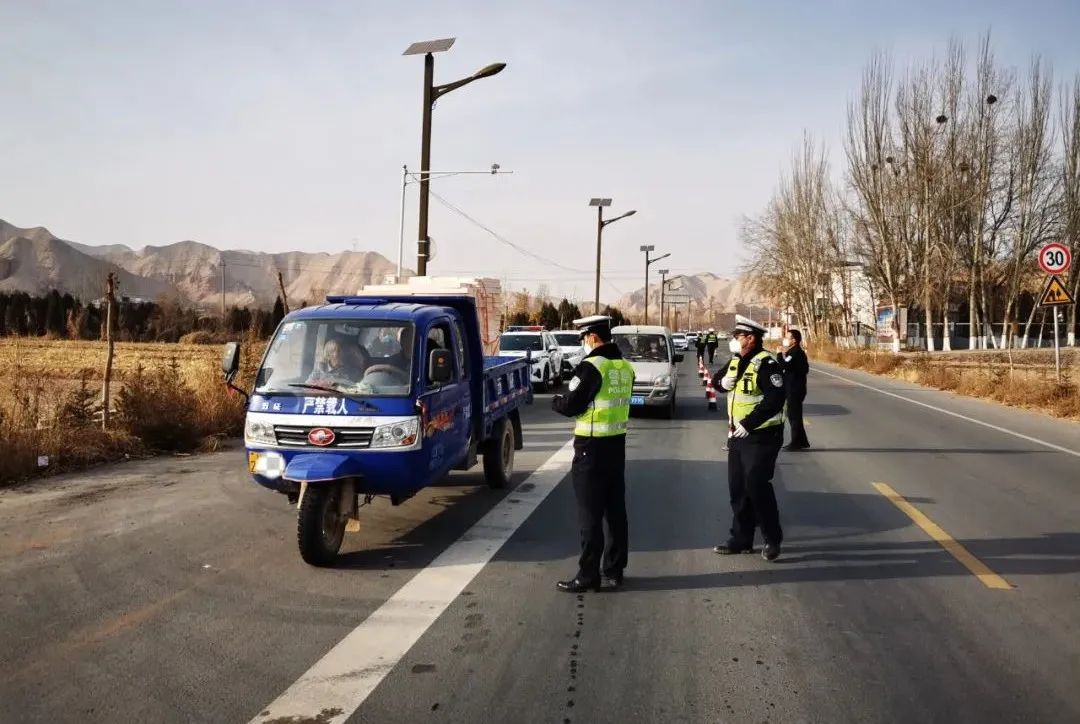 白银交警多措并举强化管控,整治违法保道路安全及群众出行安全